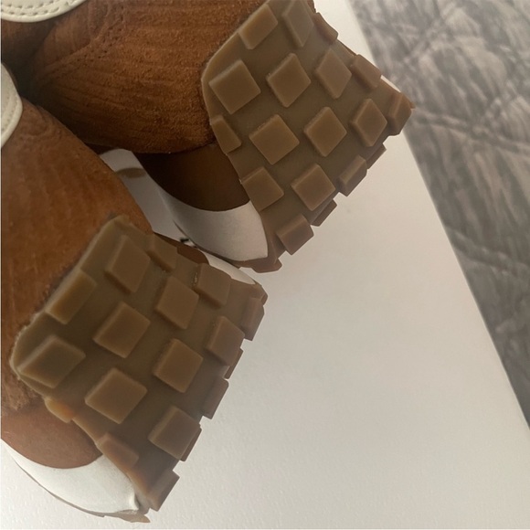 🔥 Veronica Beard Valentina Hazelwood Corduroy Sneakers EUC - Picture 11 of 16